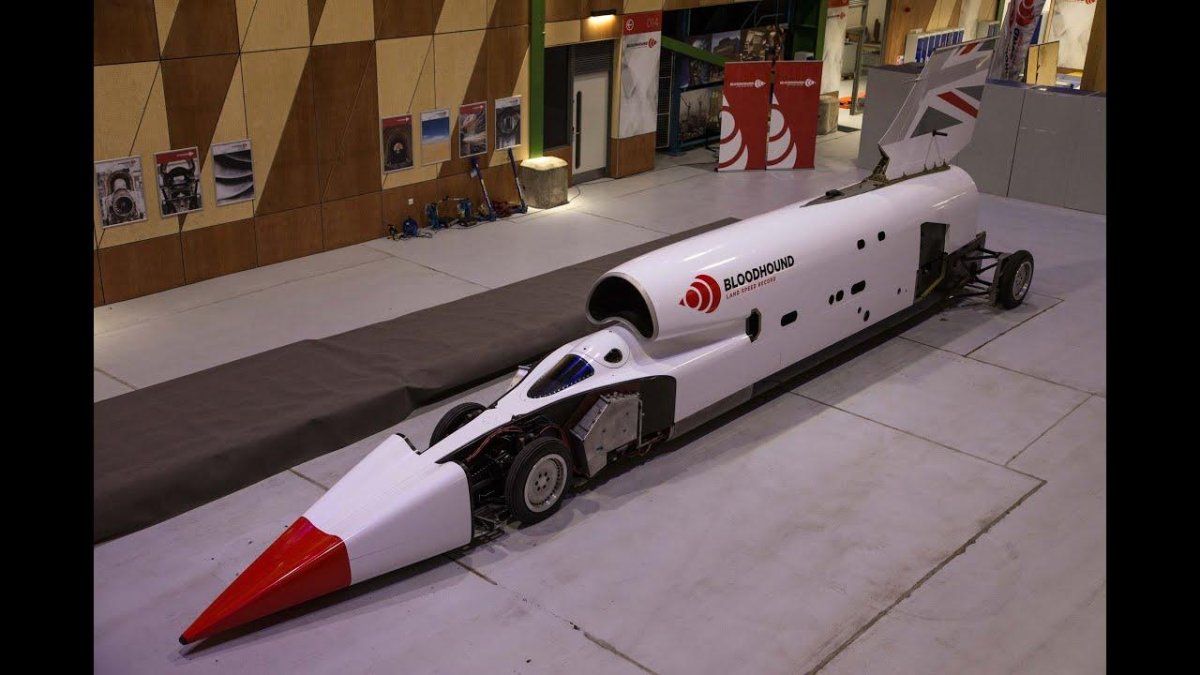 Сверхзвуковой автомобиль Bloodhound SSC