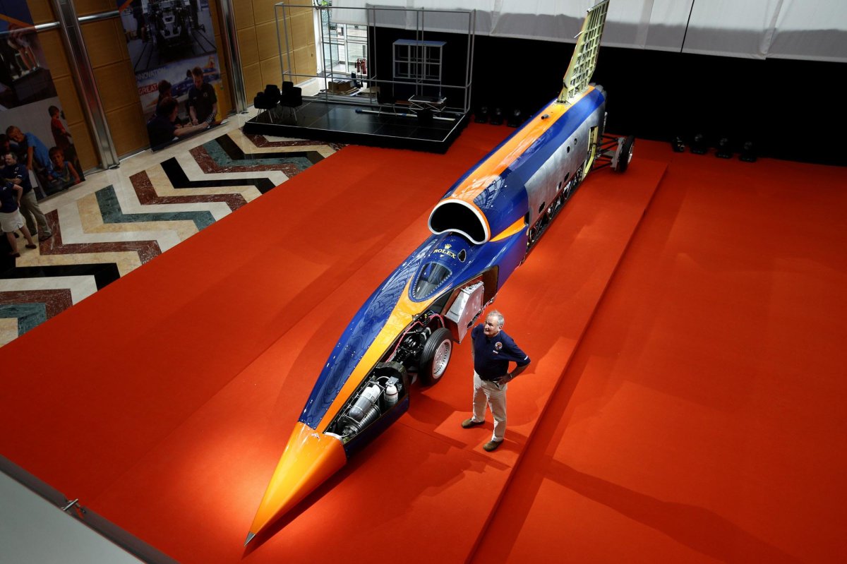 Сверхзвуковой автомобиль