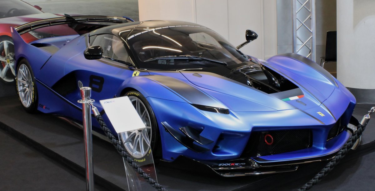 Феррари FXX