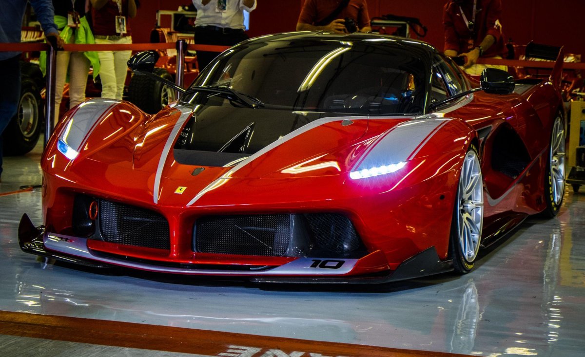 Феррари FXX