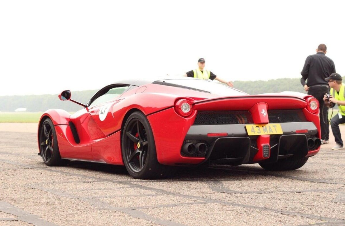 Ferrari FXX сзади