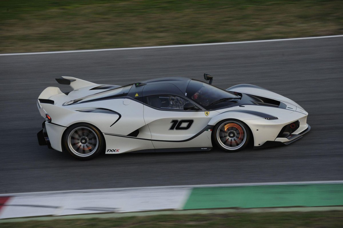 Машина Ferrari FXX