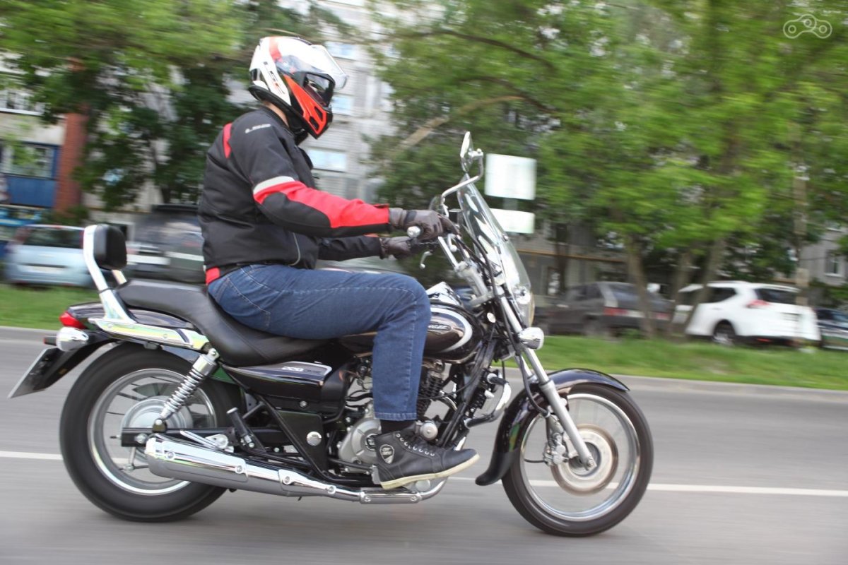 Bajaj Cruise 220