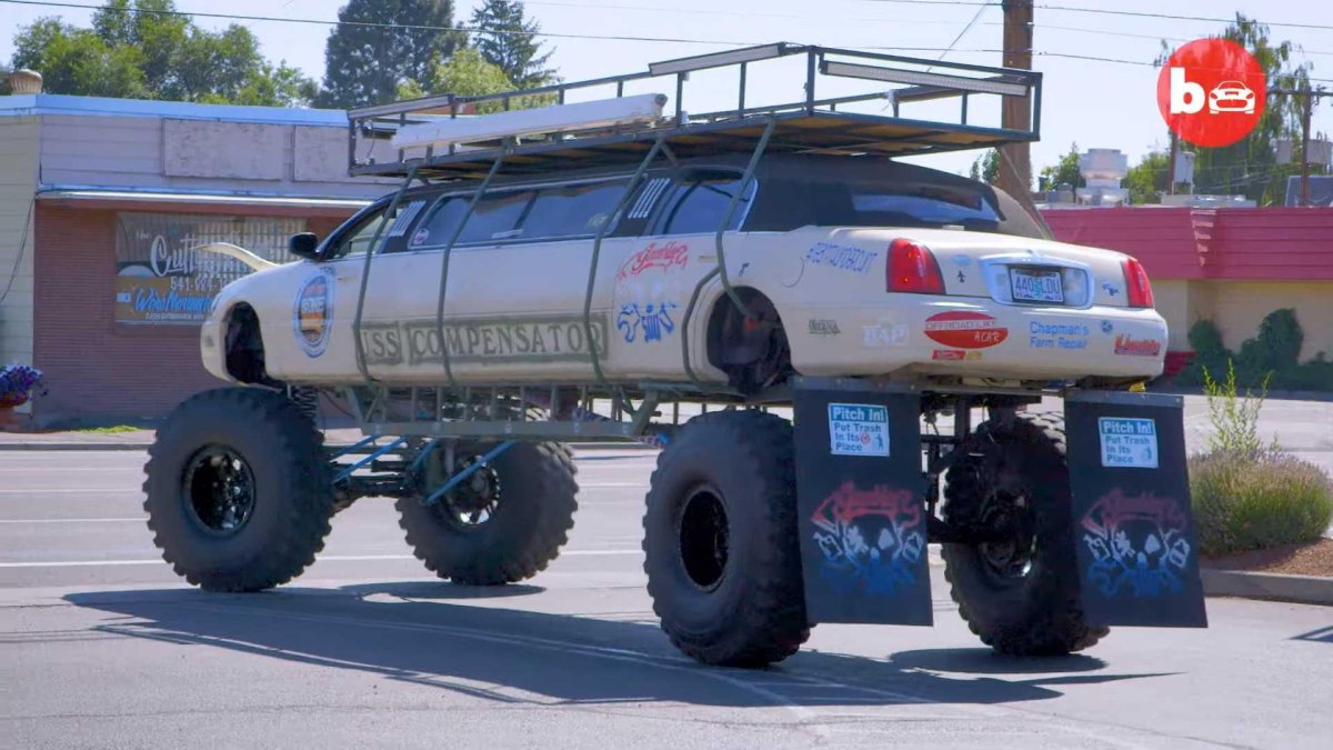 Монстр трак лимузин