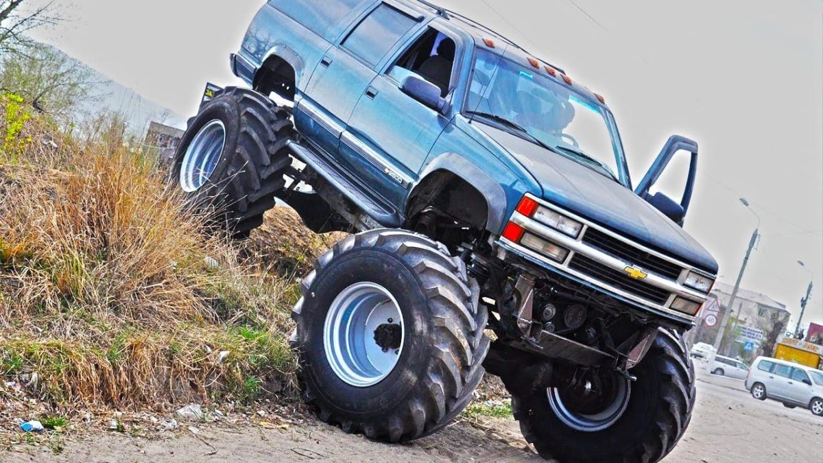 Шевроле Субурбан бигфут