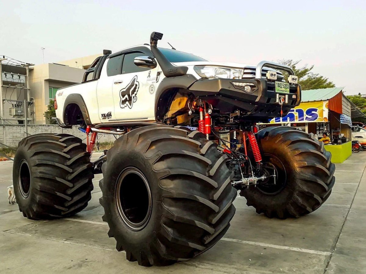 Бигфут машина Тойота