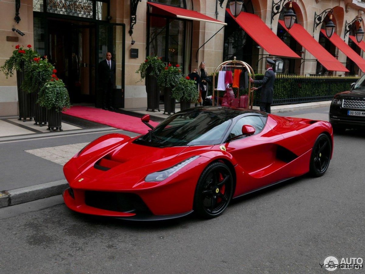 Ferrari LAFERRARI красная