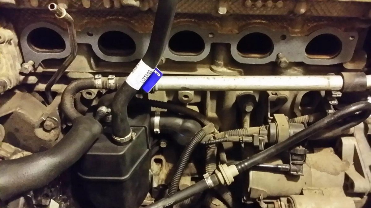 Вентиляция картерных газов Volvo xc60