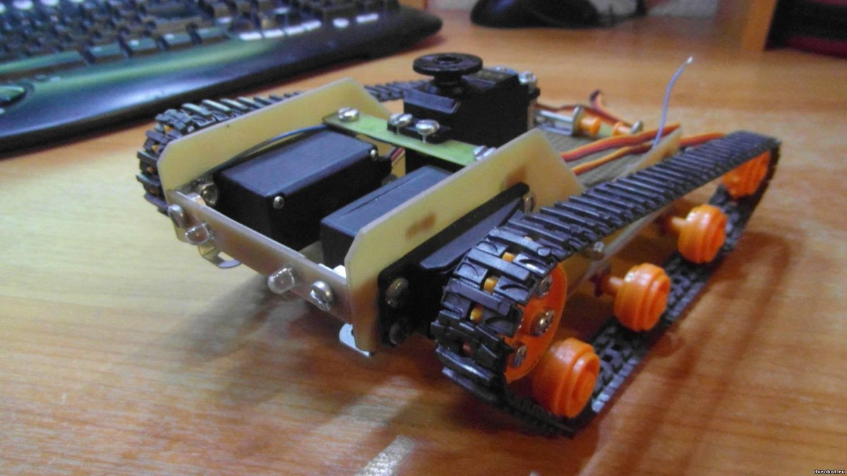 Гусеничное шасси для ардуино