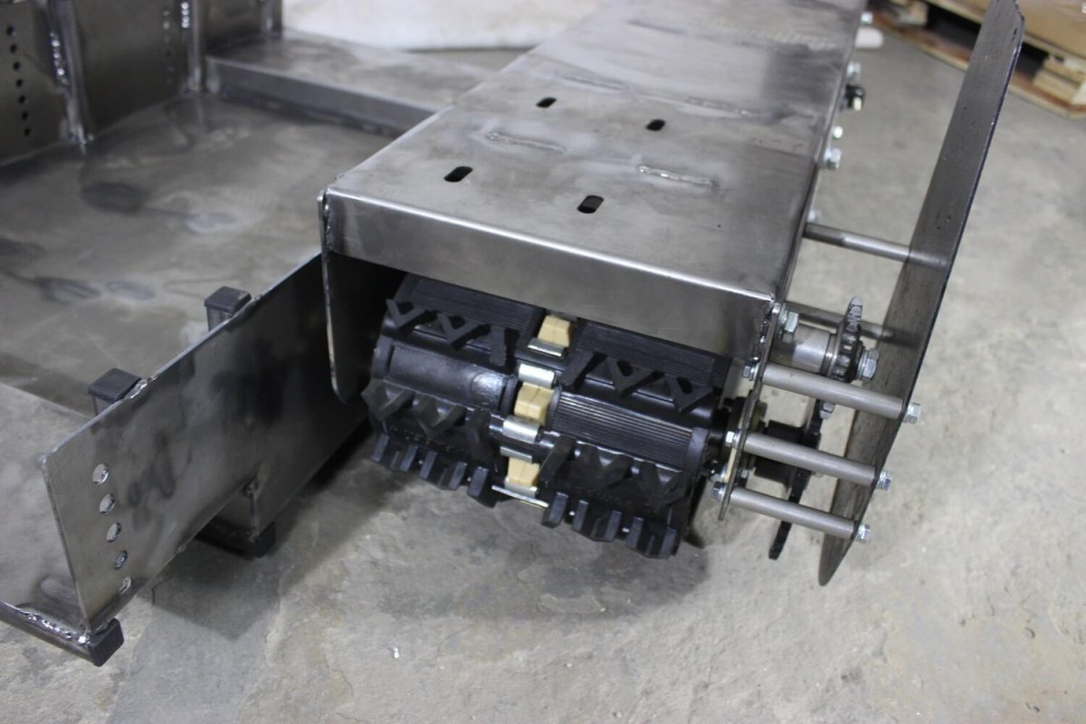 Гусеничная платформа с электроприводом