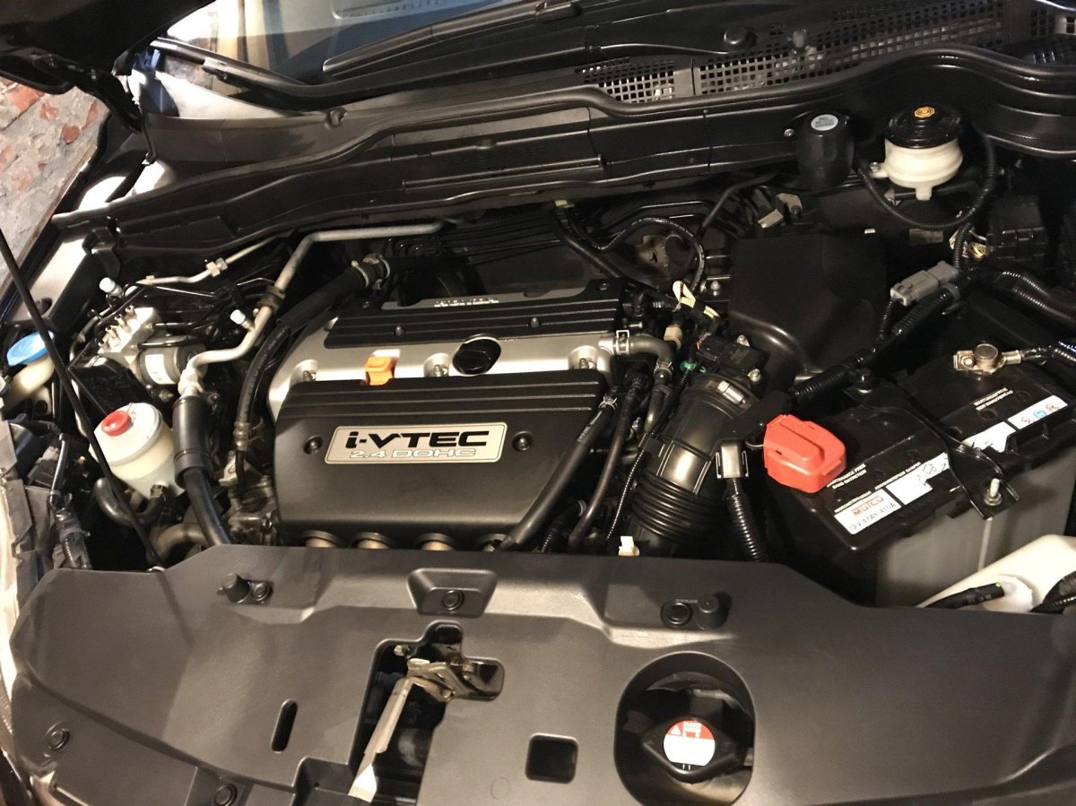 Хонда CRV моторный отсек