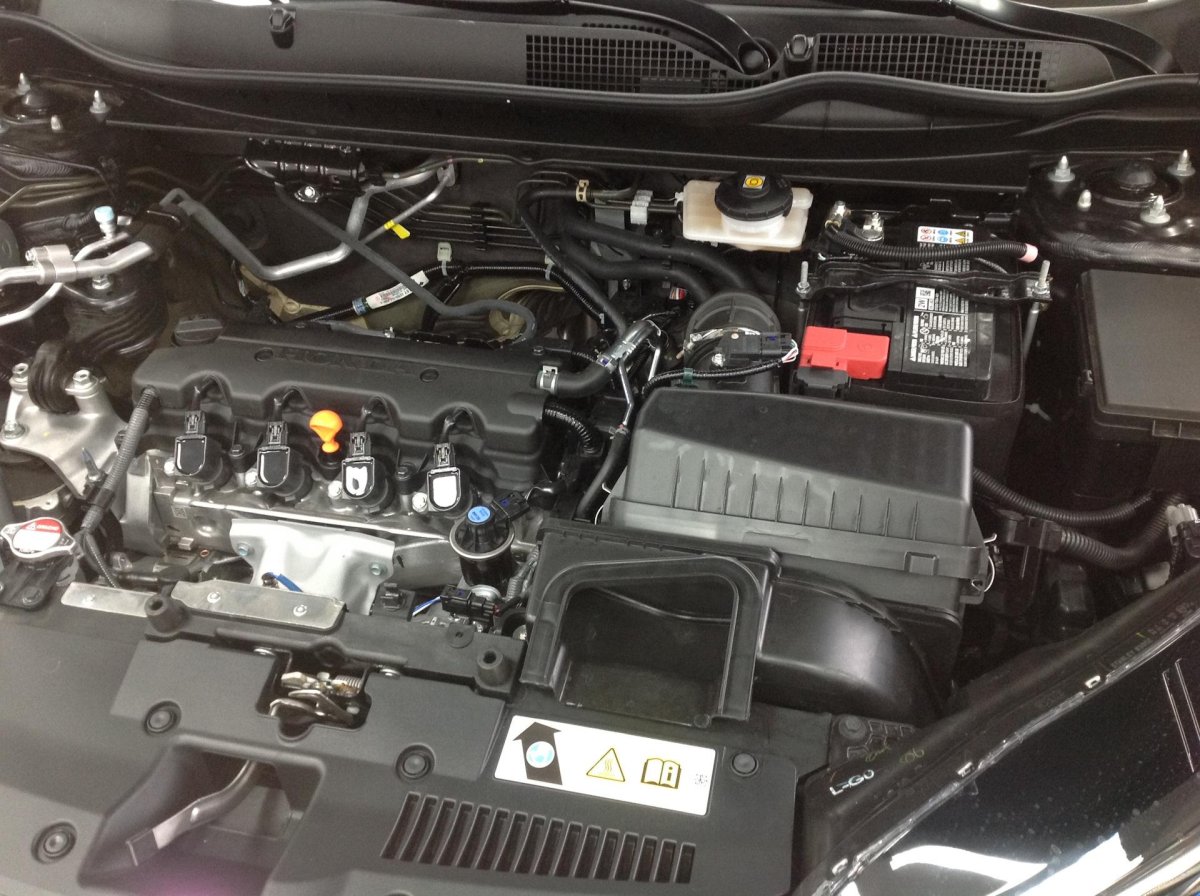 Хонда CRV подкапотное пространство