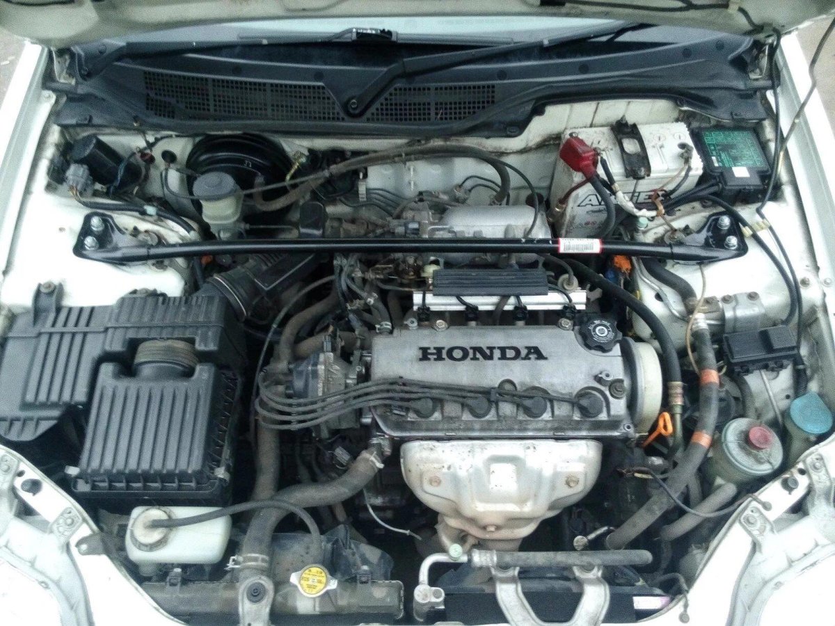 Хонда Домани 2000 подкапотка