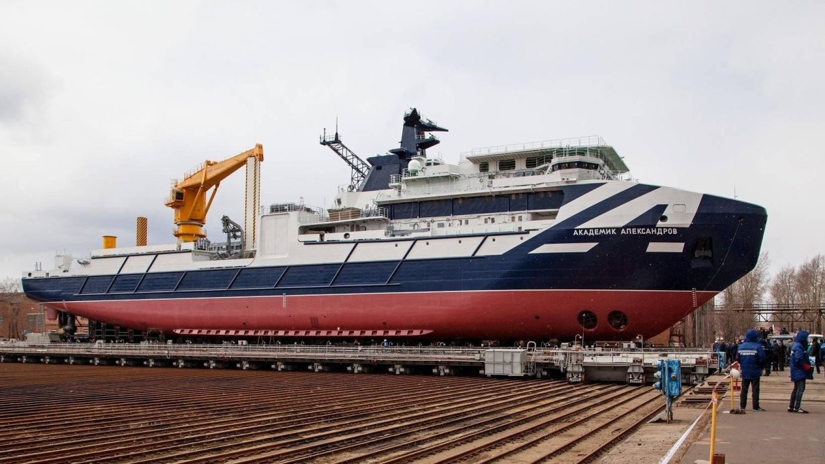 Океанографическое исследовательское судно «академик Александров»