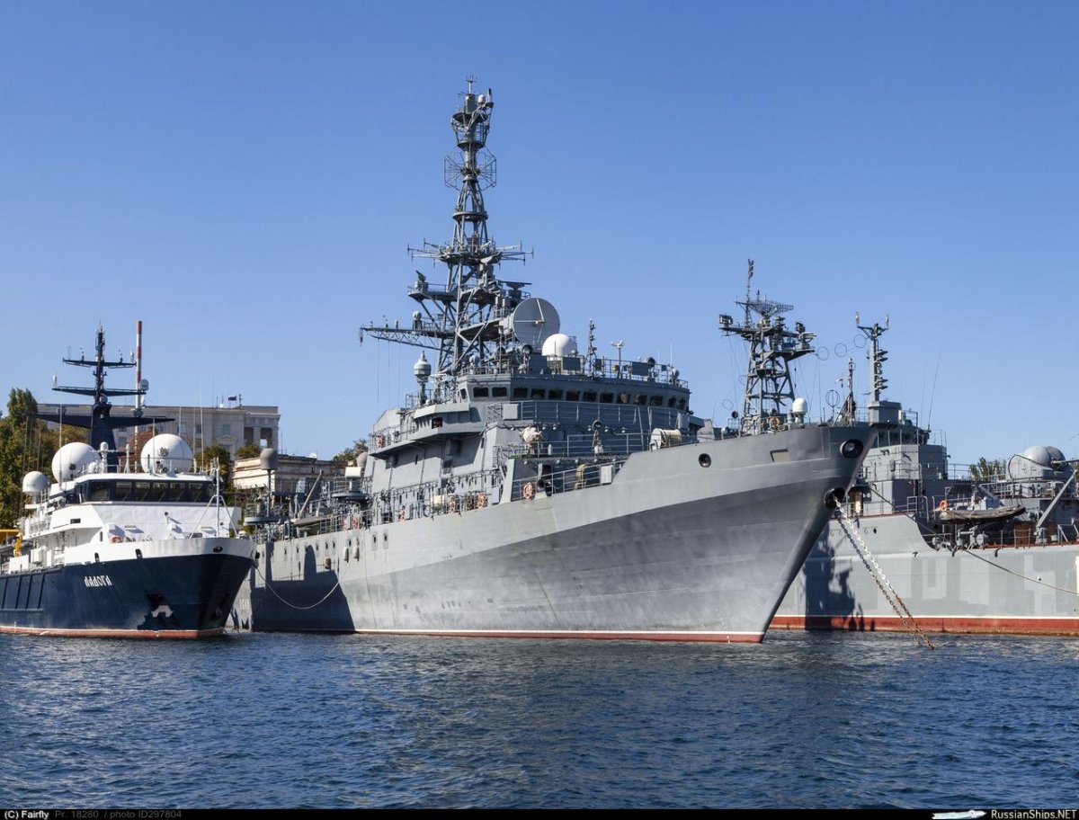 18280 Иван Хурс