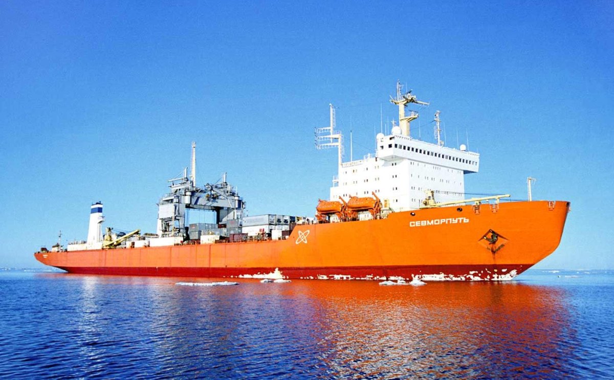 Атомный лихтеровоз Севморпуть