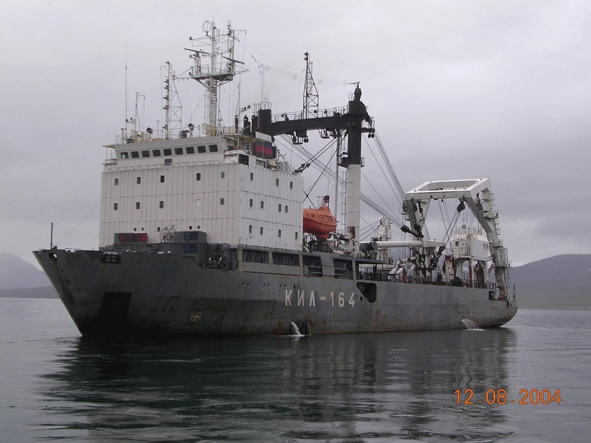 Килекторное судно Александр Пушкин проекта 141