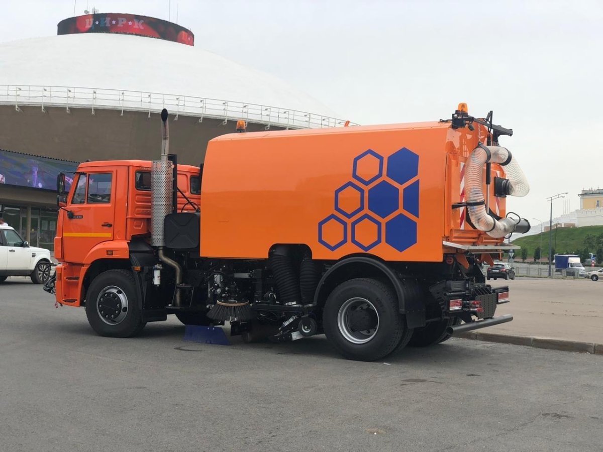 Вакуумная подметально-уборочная машина КАМАЗ 53605