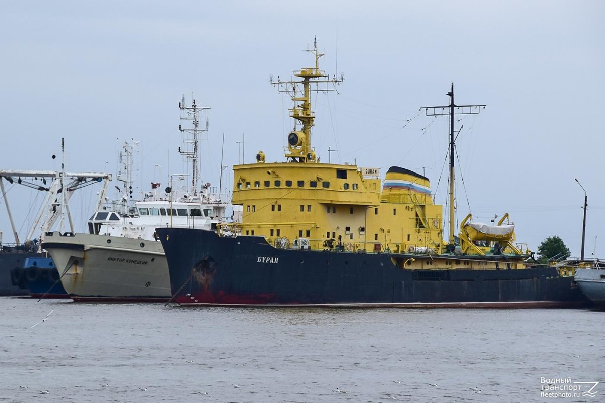 Морской буксир Виктор Конецкий