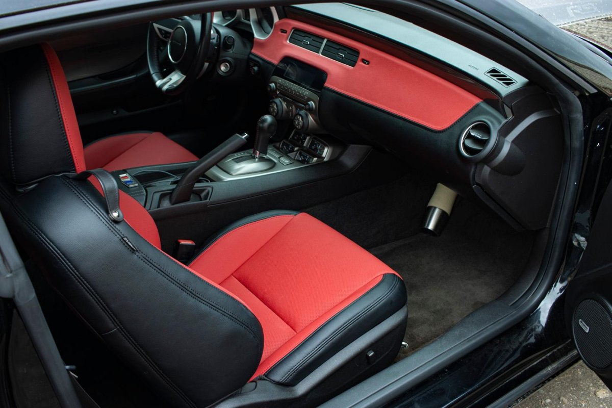 Камаро салон