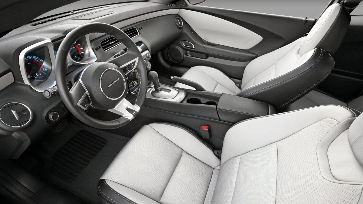 Шевроле Камаро 2010 салон