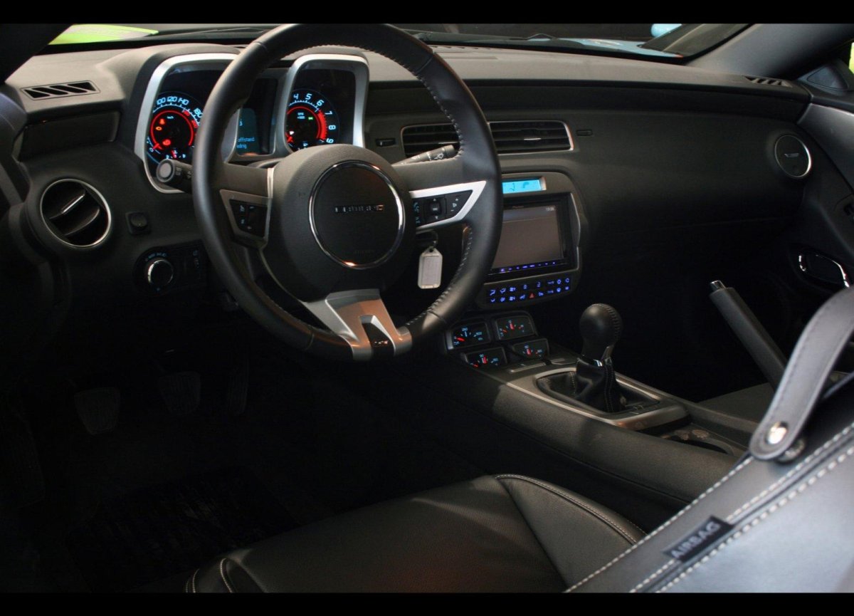 Chevrolet Camaro 2009 салон