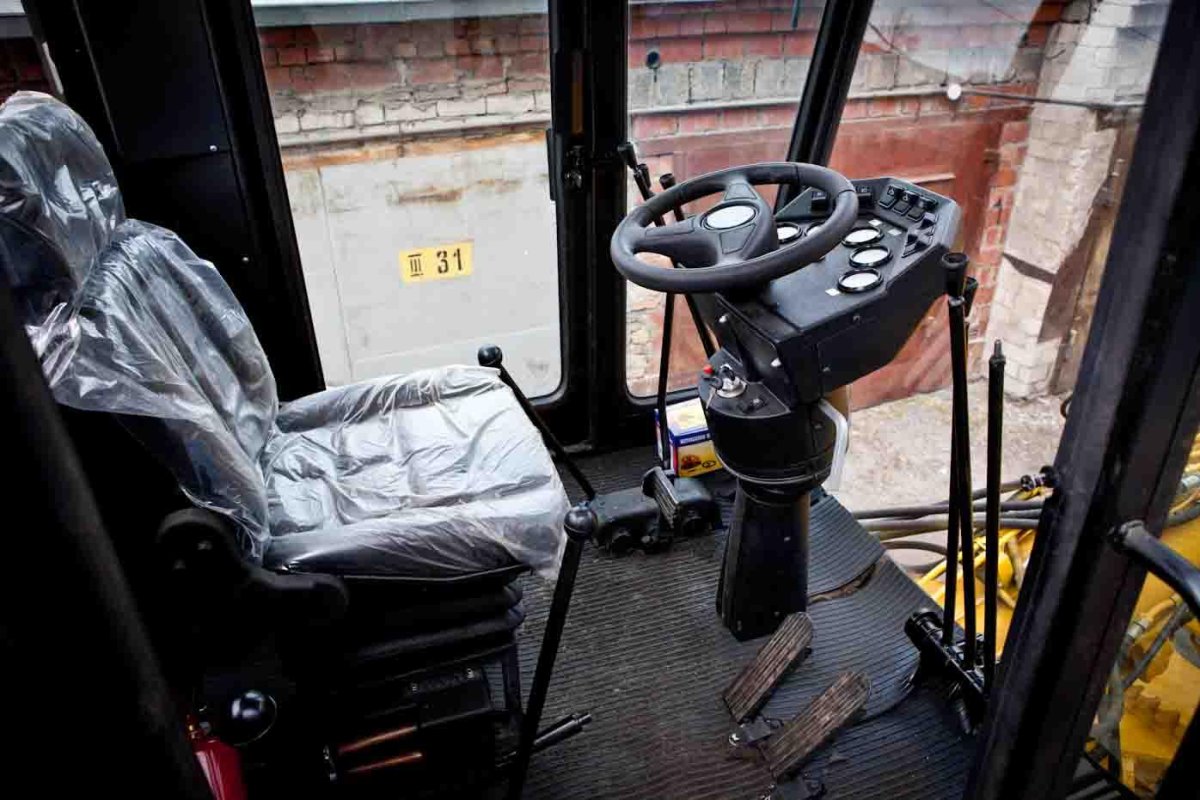 Грейдер ДЗ 98 кабина