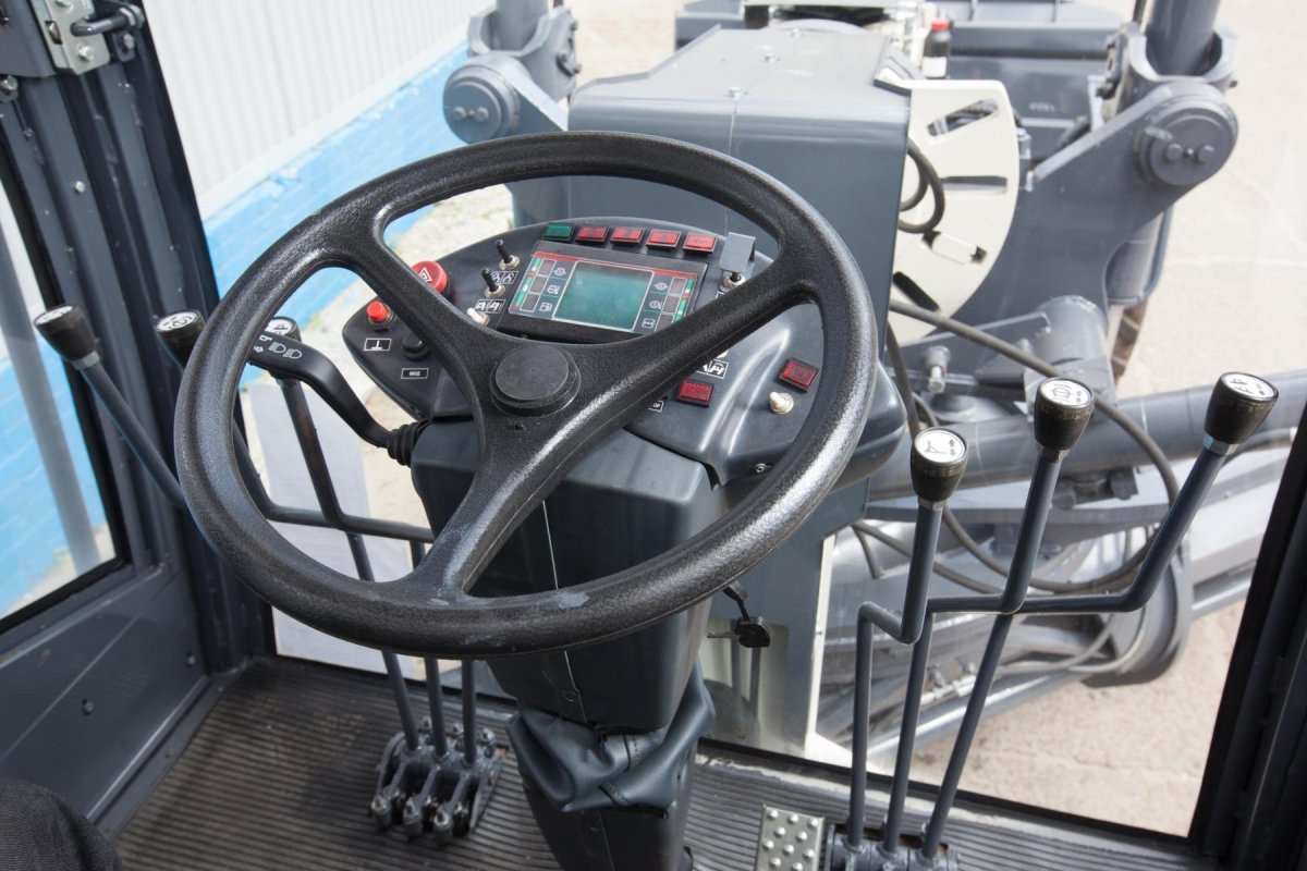 Автогрейдер ГС-14.02 кабина