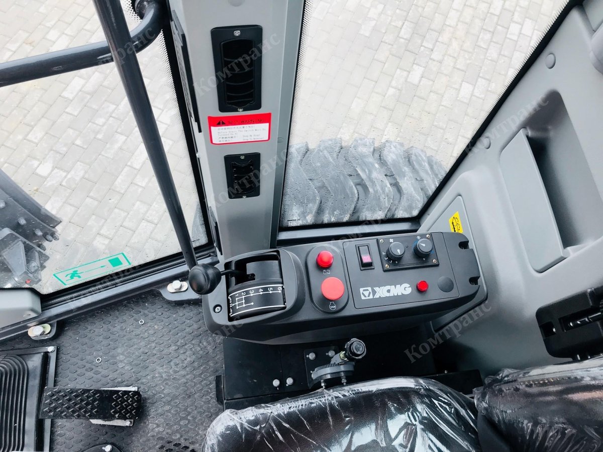 Грейдер XCMG gr180