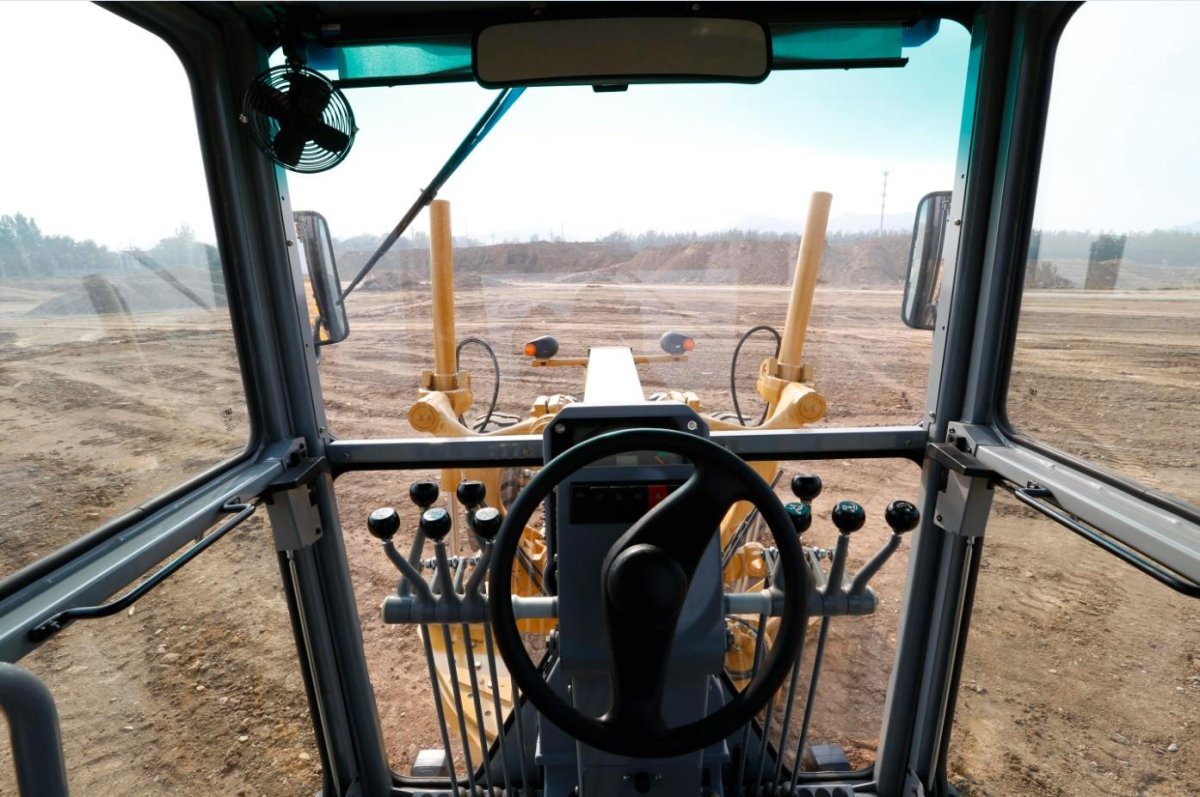 Автогрейдер sem 919