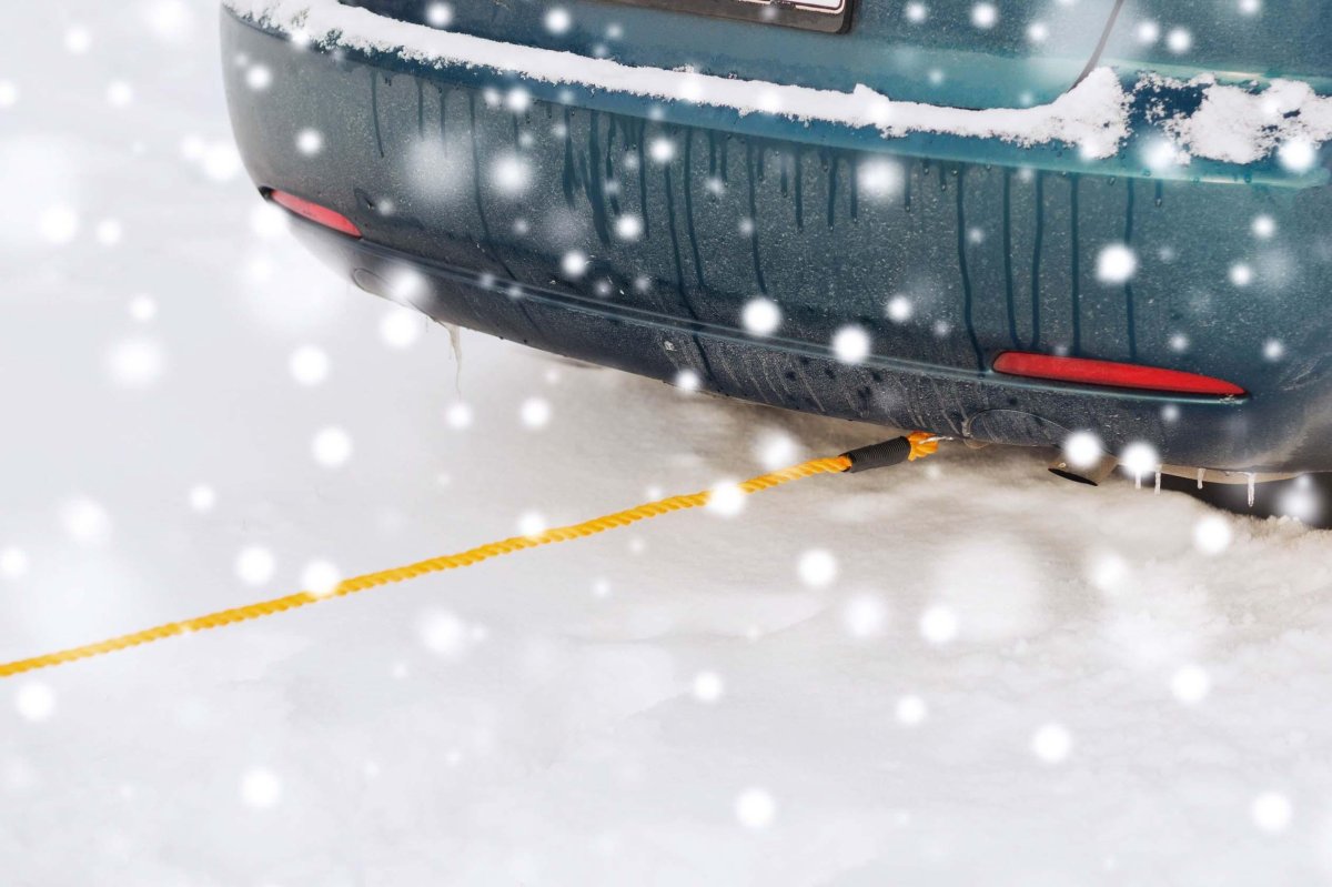 Буксировка автомобиля зимой