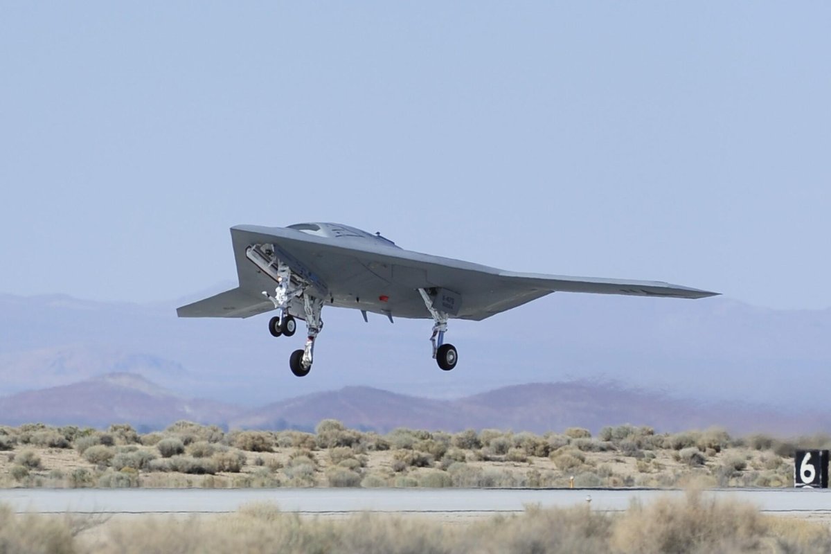 X-47b беспилотник