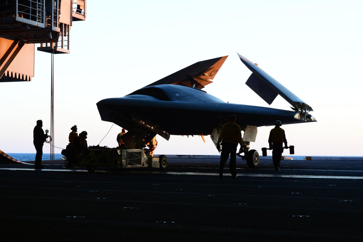 X-47b БПЛА HD чб