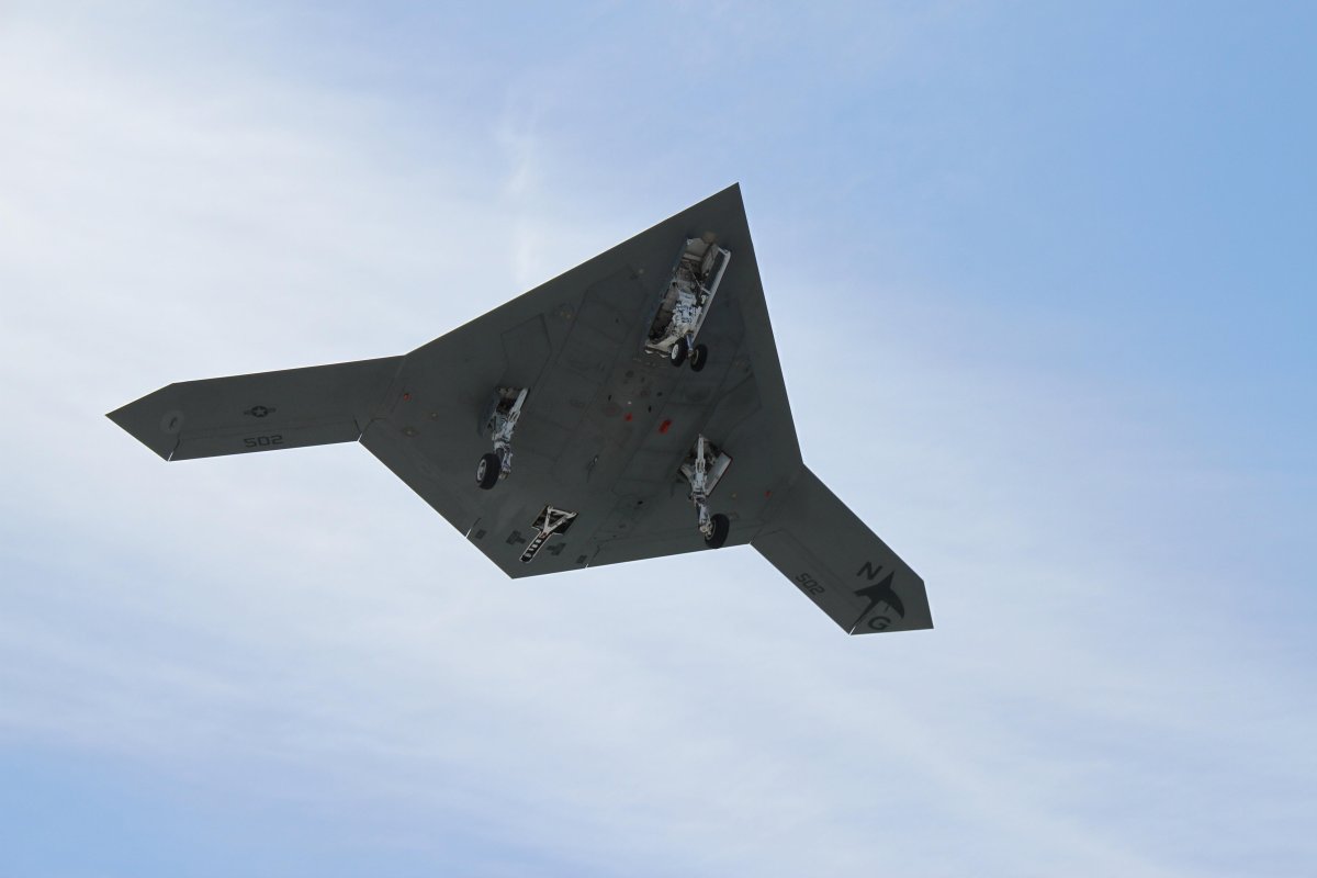 Беспилотный самолет x-47b