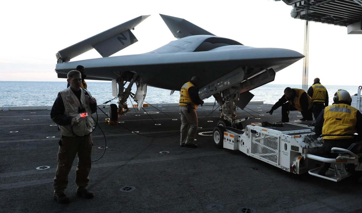 Ангар авианосца