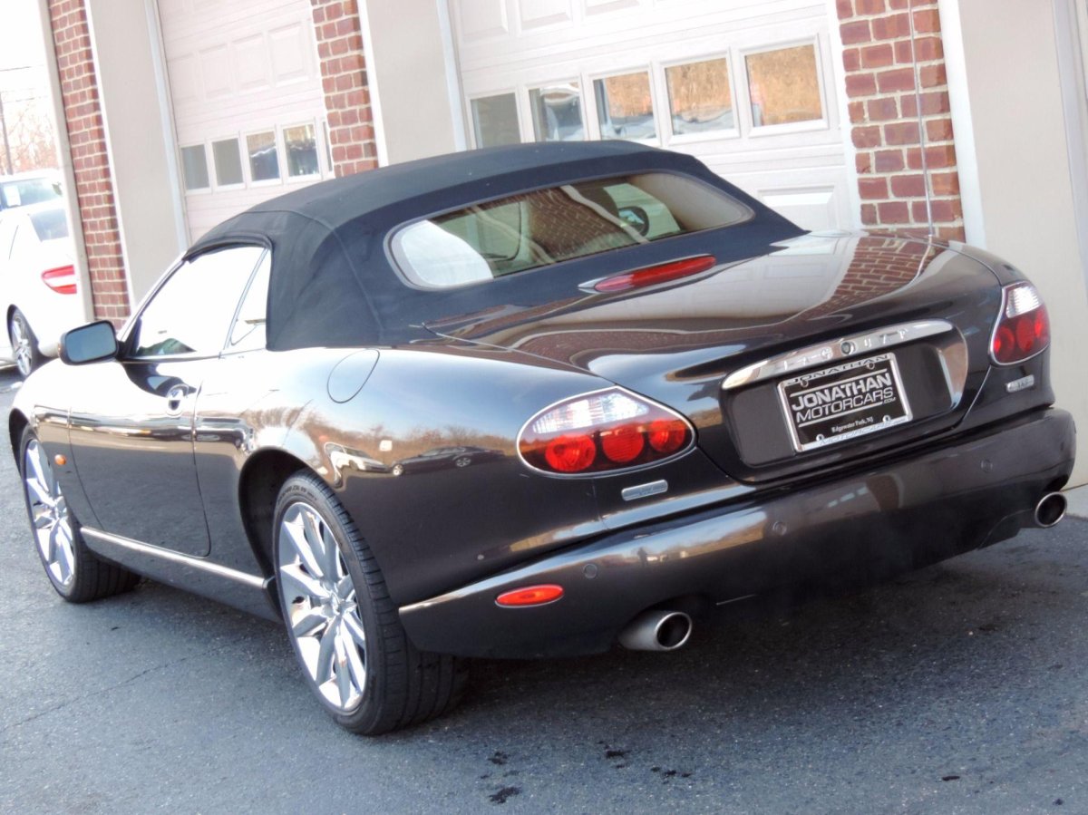 Jaguar XK 2006 Side