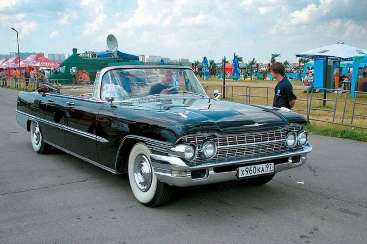 Машина ЗИЛ 111