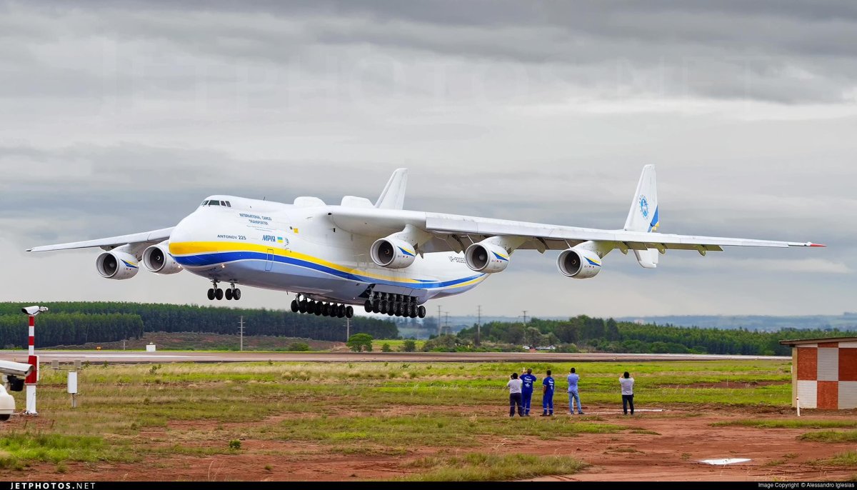 АН-225 Мрия шасси