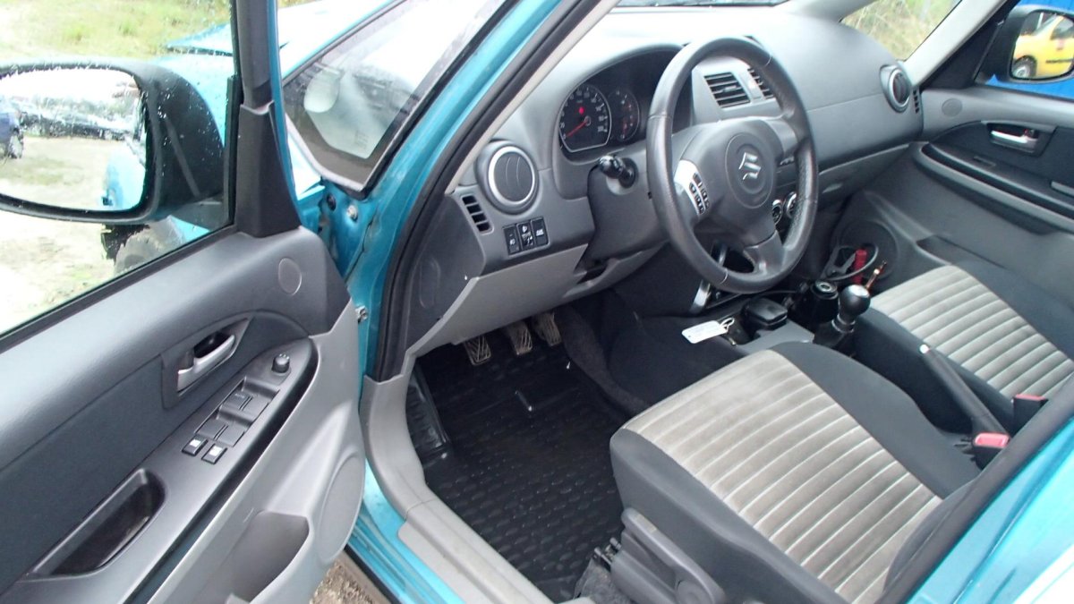 Сузуки сх4 2008 салон