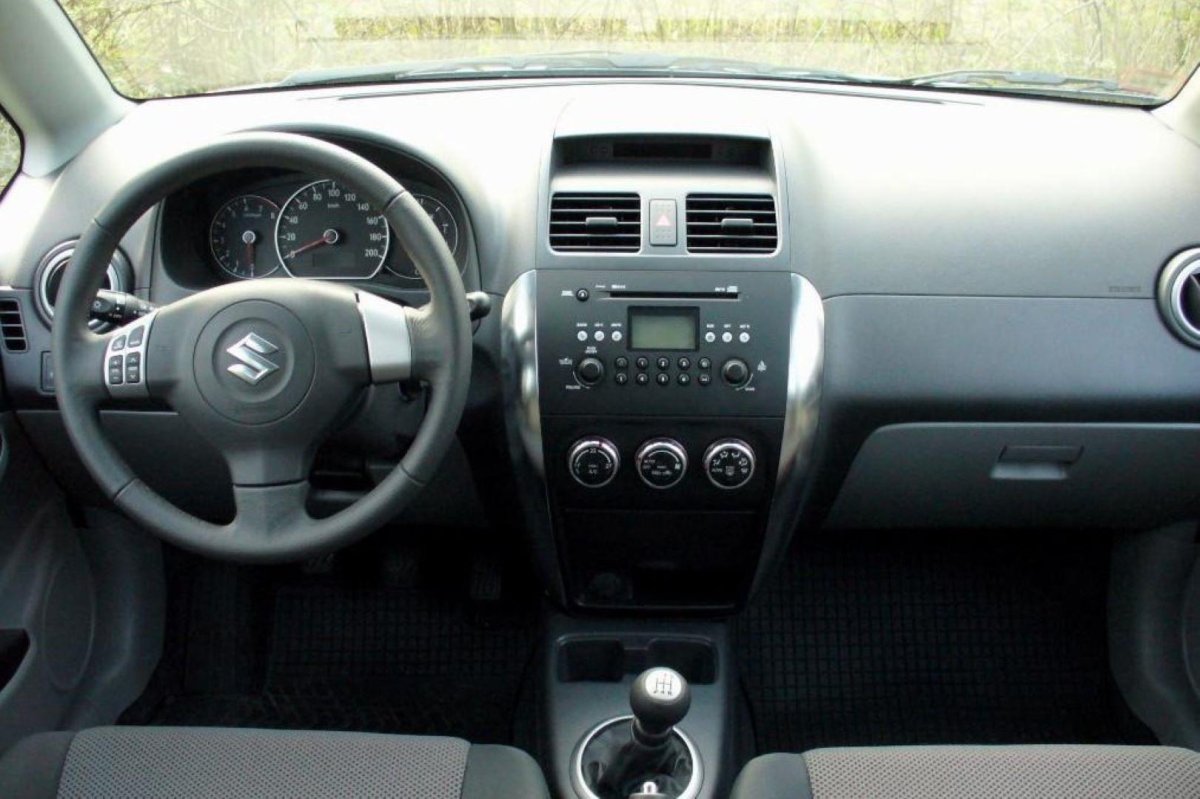 Сузуки sx4 2008 салон