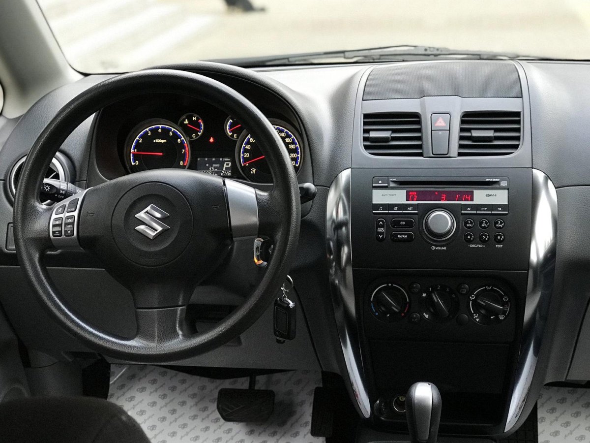 Сузуки sx4 2008 салон