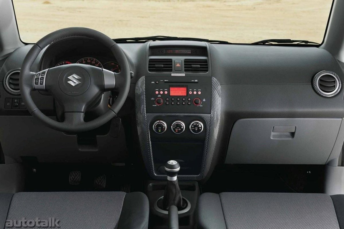Suzuki sx4 седан салон