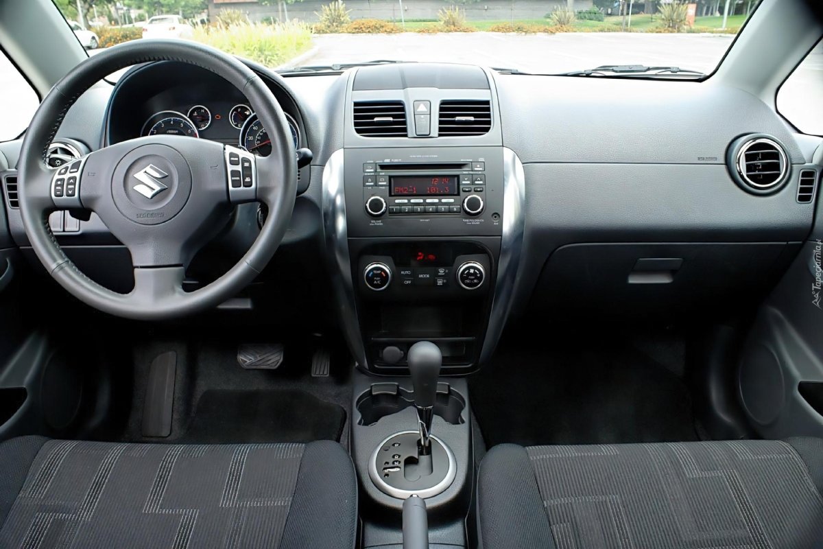 Suzuki sx4 2010 салон