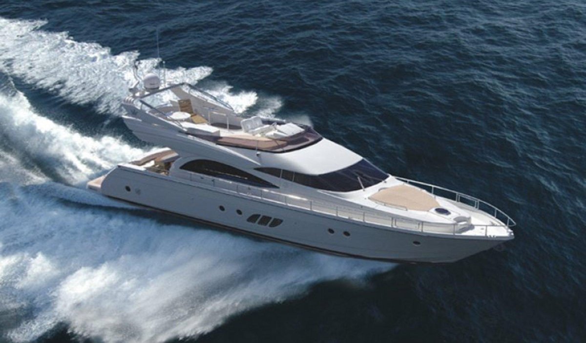 Dominator 68s яхта