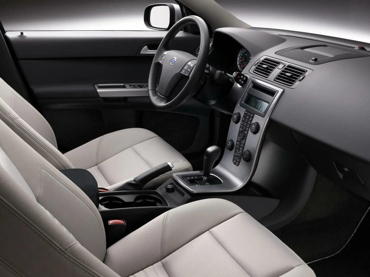 Volvo v50 Interior
