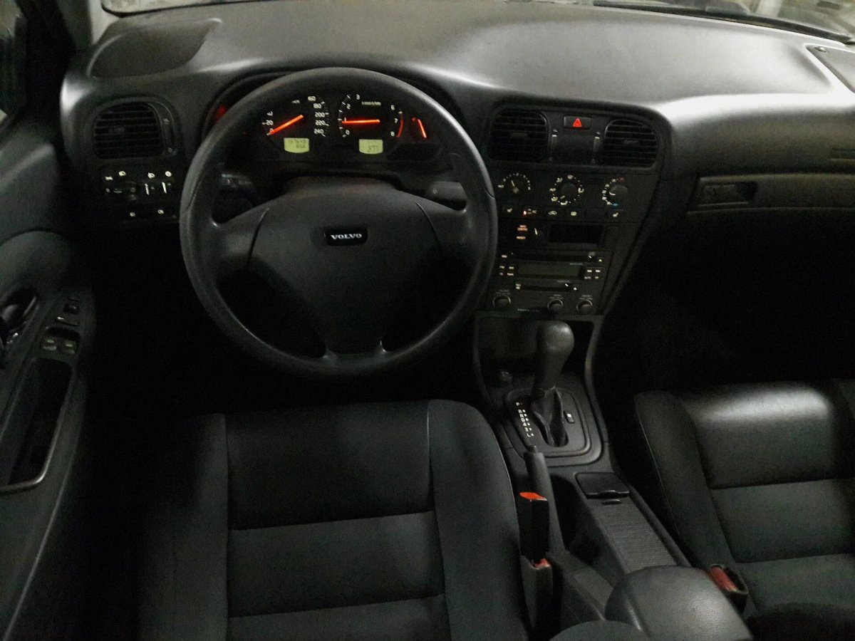 Вольво с40 2003 салон