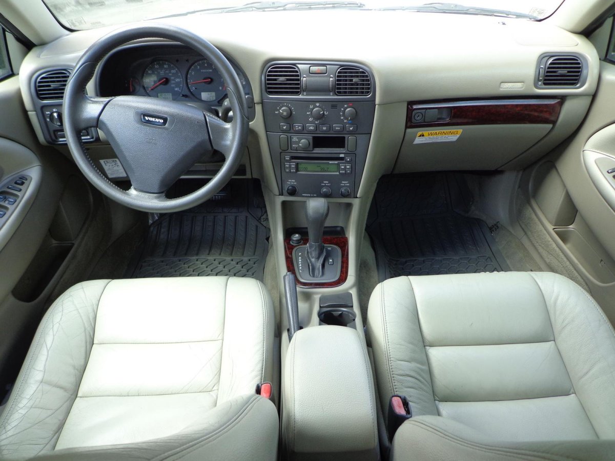 Volvo s40 1 салон