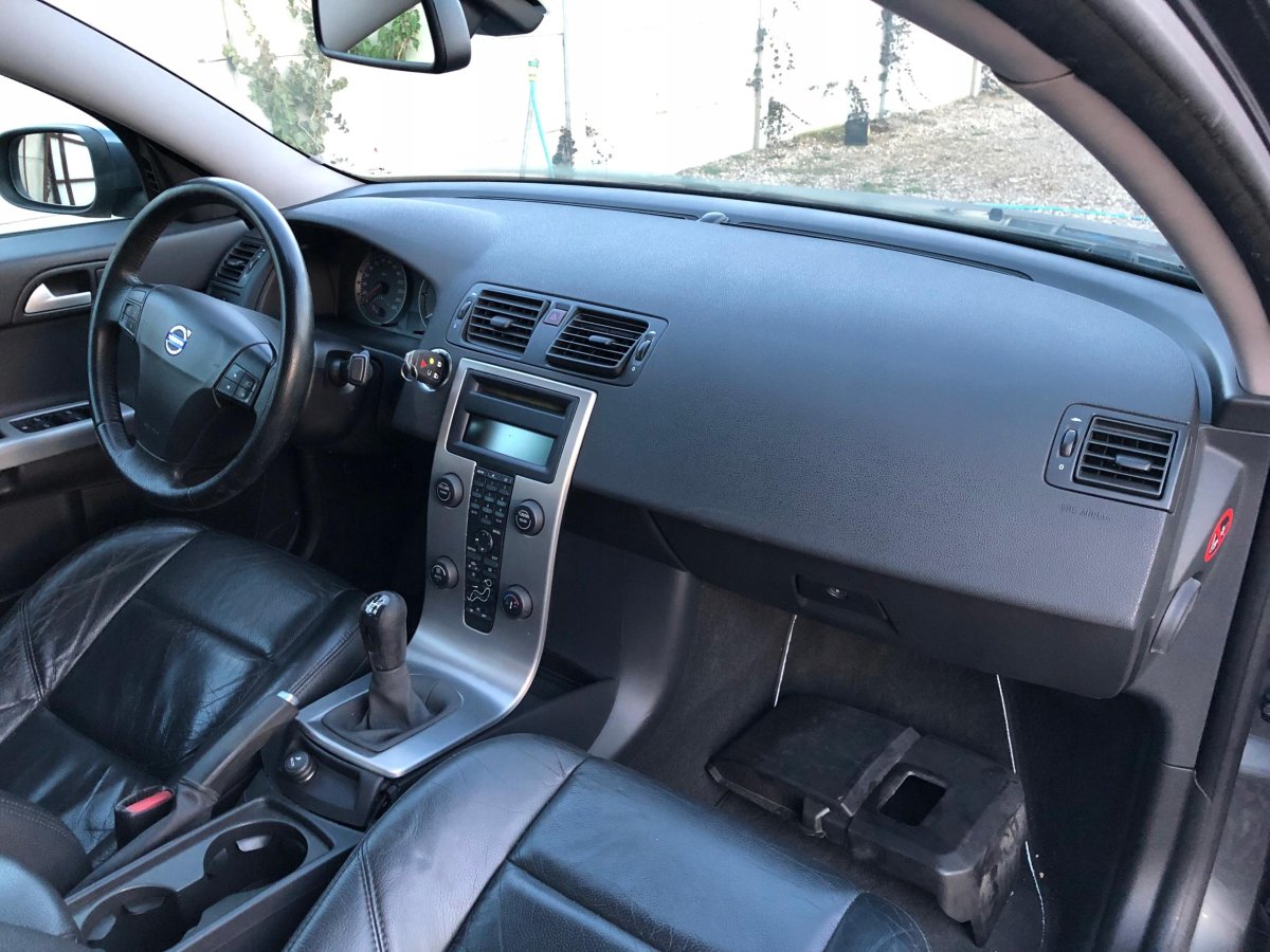 Панель Вольво s40