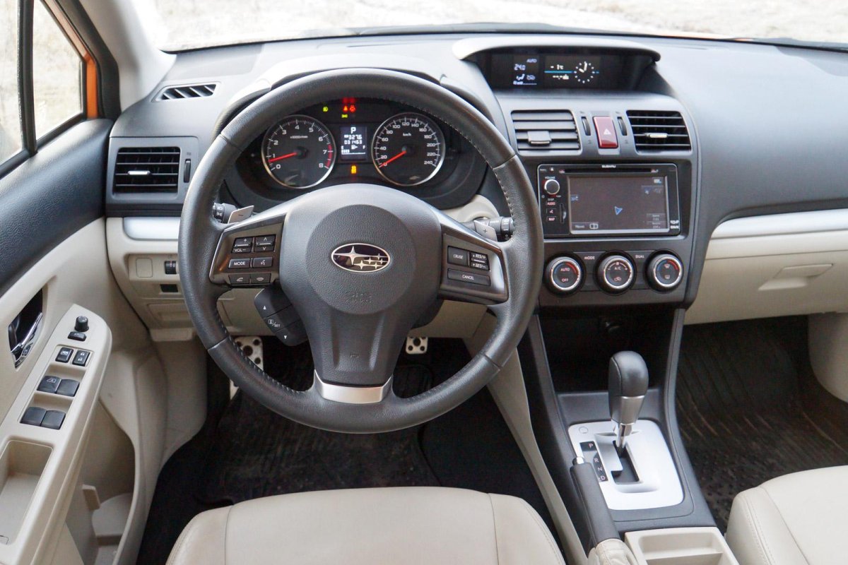 Субару XV 2013 салон