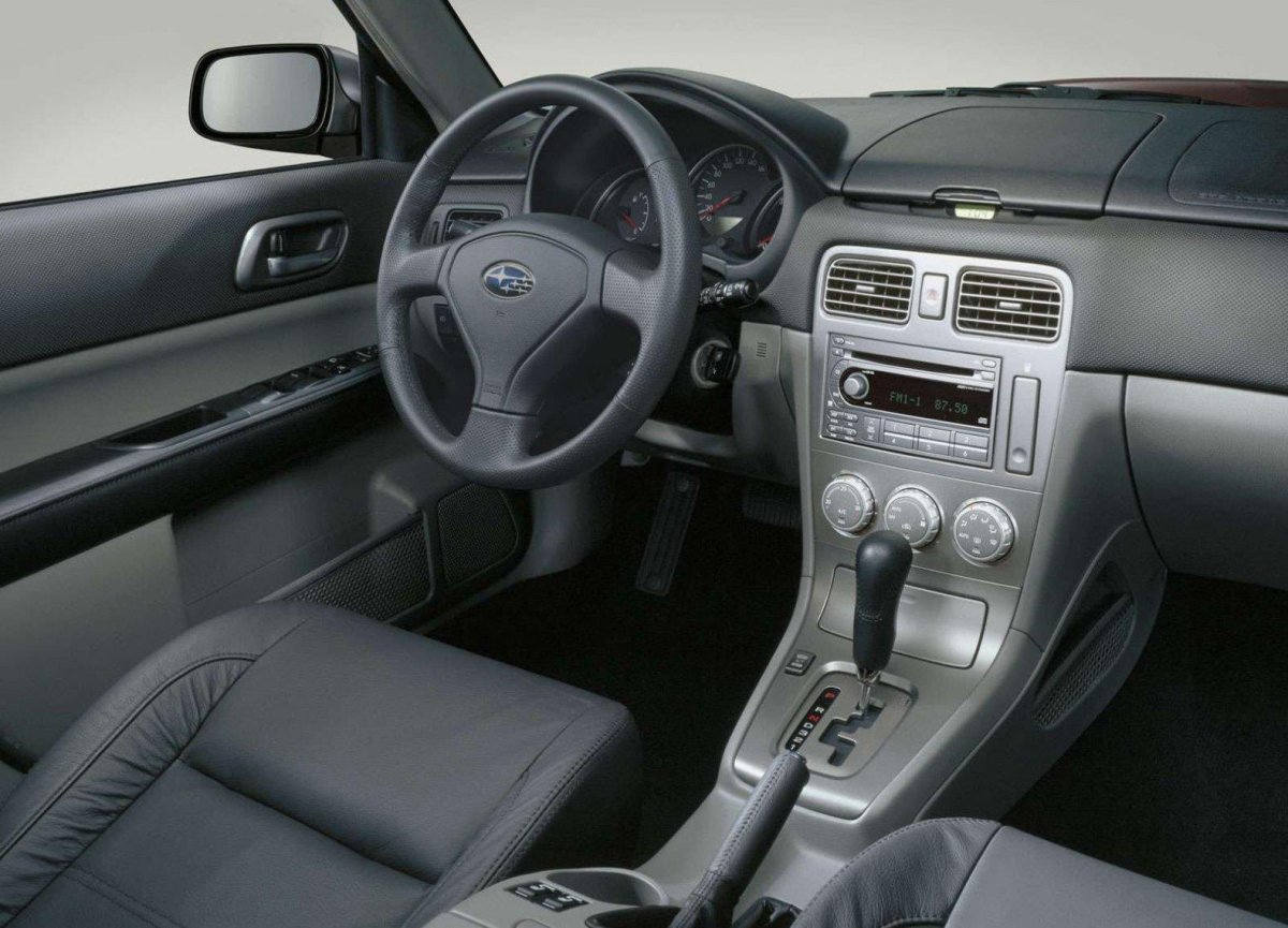 Subaru Forester 2005 салон